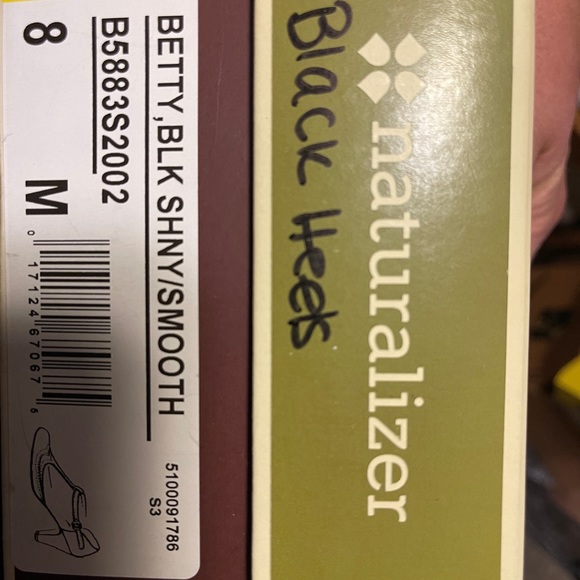 Naturalizer Black patent heels - Picture 2 of 2